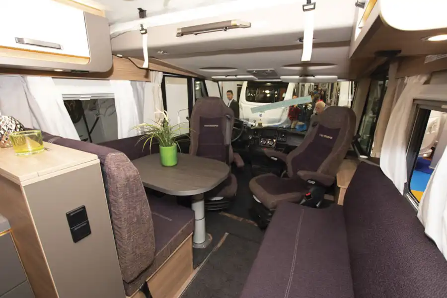 The lounge in the Weinsberg CaraCore 650 MF (Click to view full screen)