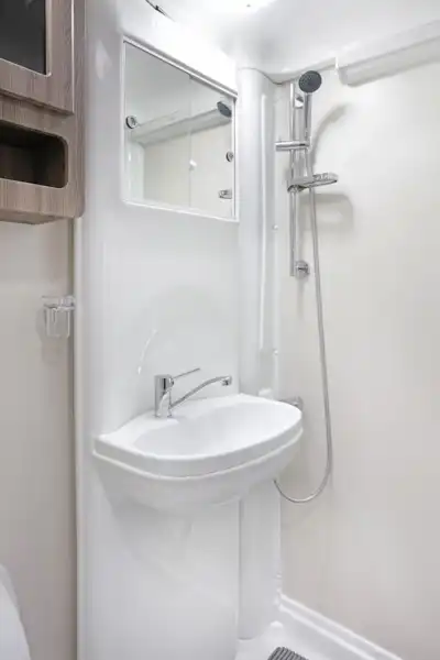 The washroom in the Auto-Sleeper Nuevo ES motorhome (Click to view full screen)