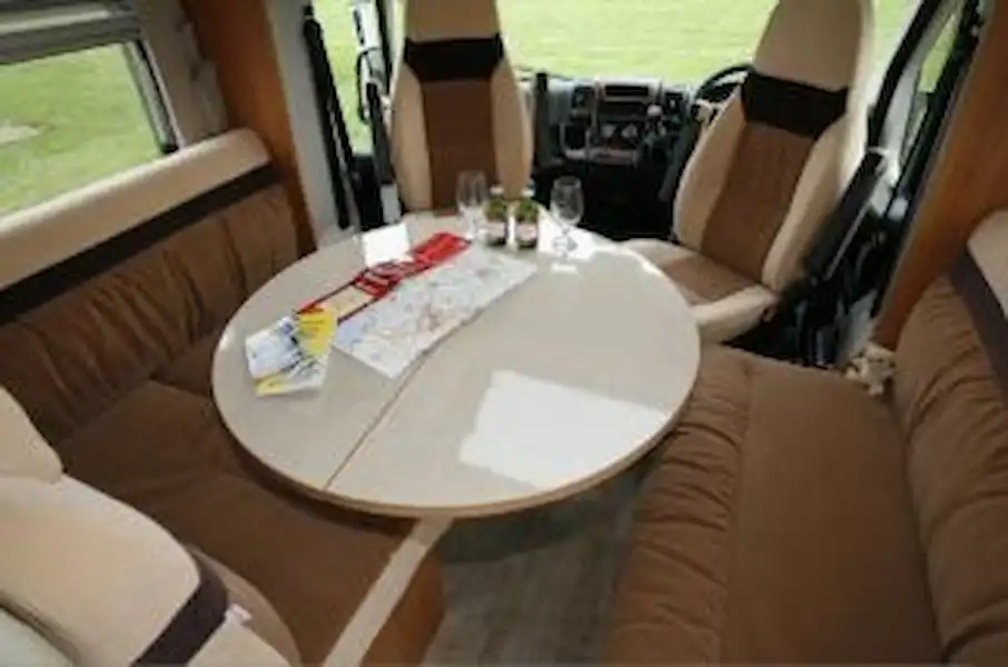 Bürstner Ixeo it700 - motorhome review (Click to view full screen)