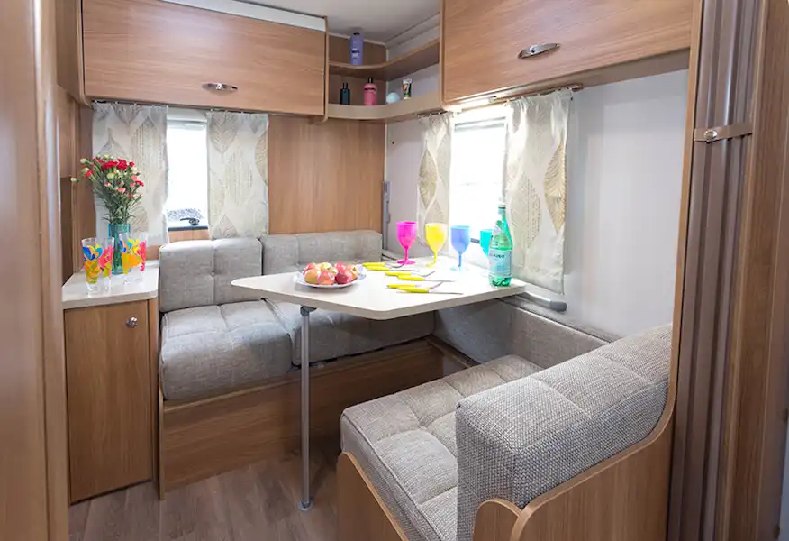 Two bunks can be created from the dining area (Click to view full screen)