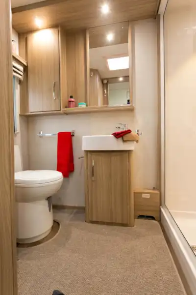 The Coachman Vision 630's 'grooming department is brilliantly designed (Click to view full screen)