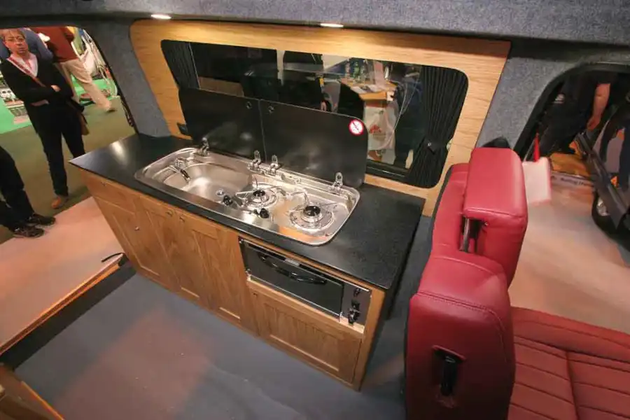 Rolling Homes Livingstone LWB (Click to view full screen)
