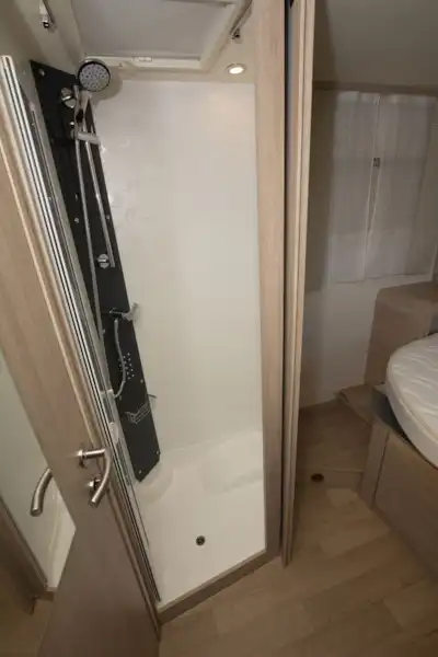 The shower in the 8086dF motorhome (Click to view full screen)