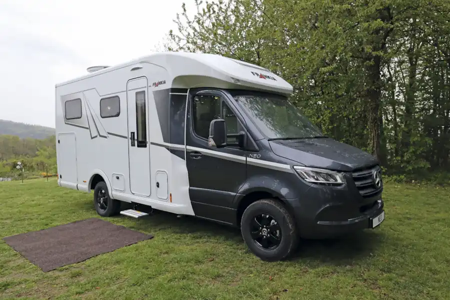 The Frankia Neo MT 7 GD motorhome (Click to view full screen)