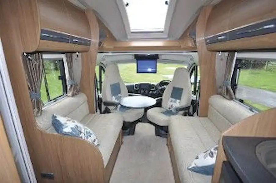 Auto–Trail Tracker RB - motorhome review (Click to view full screen)