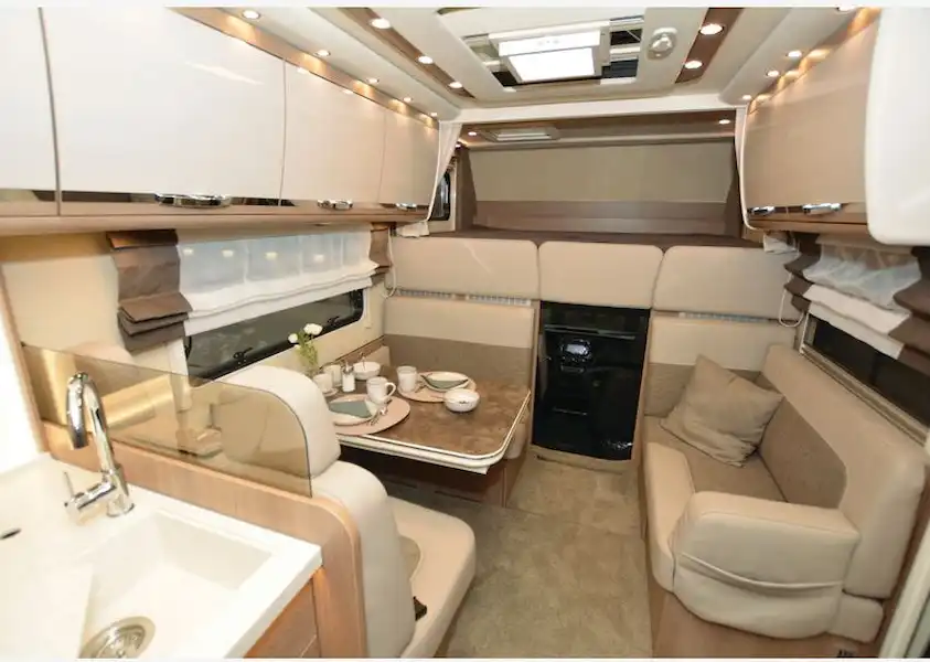 The Morelo Palace Alkoven 94 L motorhome lounge (Click to view full screen)