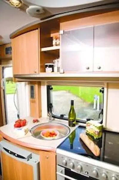 Swift Voyager 695 EL (2008) - motorhome review (Click to view full screen)