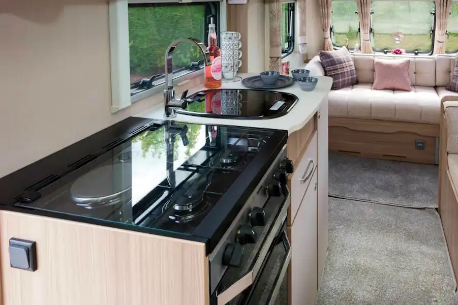 With the hob and sink tops down you get lots of surface space (Click to view full screen)