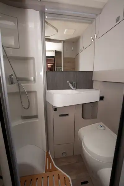 The washroom in the Hymer Exsis i-580 motorhome (Click to view full screen)