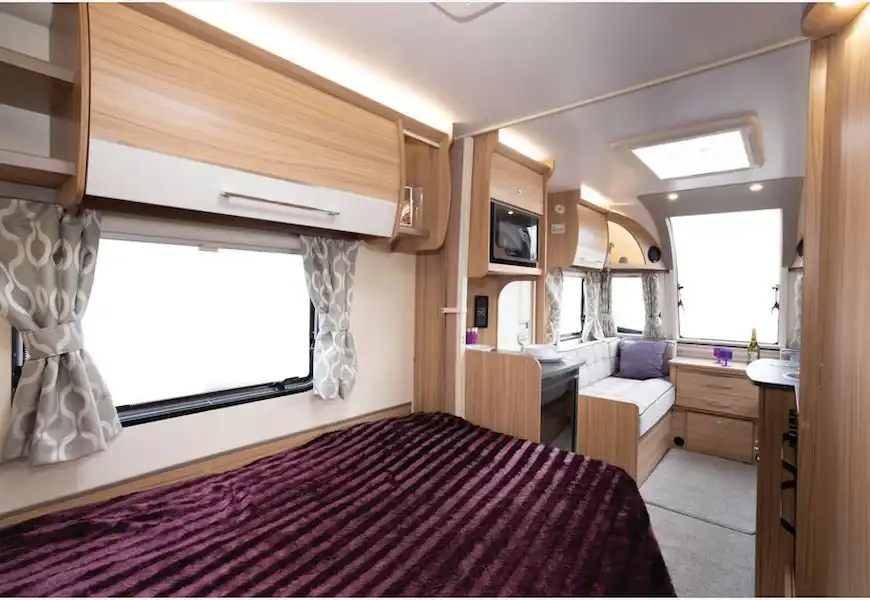 The interior of the Bailey Phoenix+ 440 caravan  (Click to view full screen)