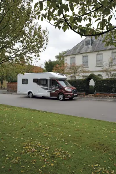 Auto-Trail F-Line F74 motorhome (Click to view full screen)