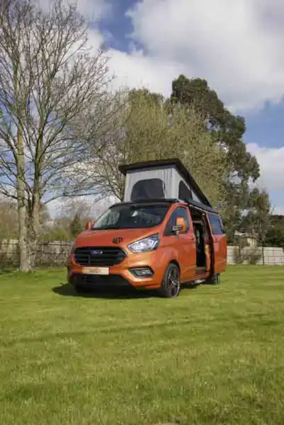 This is a striking campervan © Warners Group Publications, 2019 (Click to view full screen)