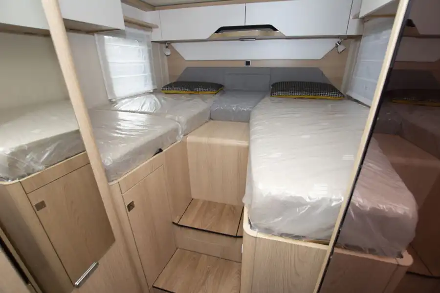 Twin beds in the Hymer B-MC I 600 WhiteLine (Click to view full screen)