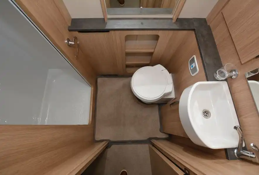 The washroom in the Auto-Trail Grande Frontier GF-70 motorhome (Click to view full screen)