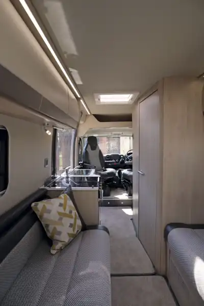 From rear to front in the Auto-Trail Tribute 660 campervan (Click to view full screen)
