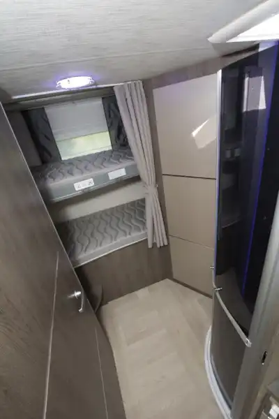 Bunk beds in the Chausson 720 motorhome (Click to view full screen)