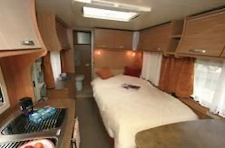 Chausson Flash S2 (2010) - motorhome review (Click to view full screen)