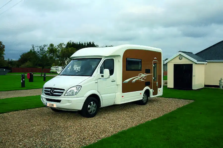 IH J220 (2010) - motorhome review (Click to view full screen)
