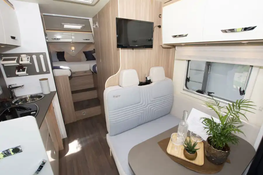 The interior of the Bürstner Lyseo MT 690 G motorhome (Click to view full screen)