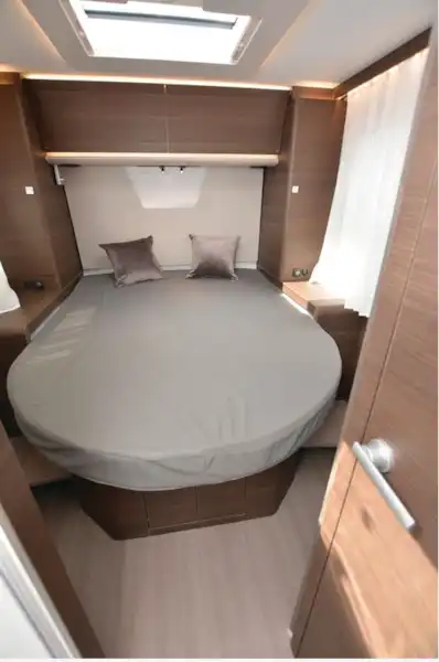 The Adria Sonic 700 DC motorhome bed (Click to view full screen)