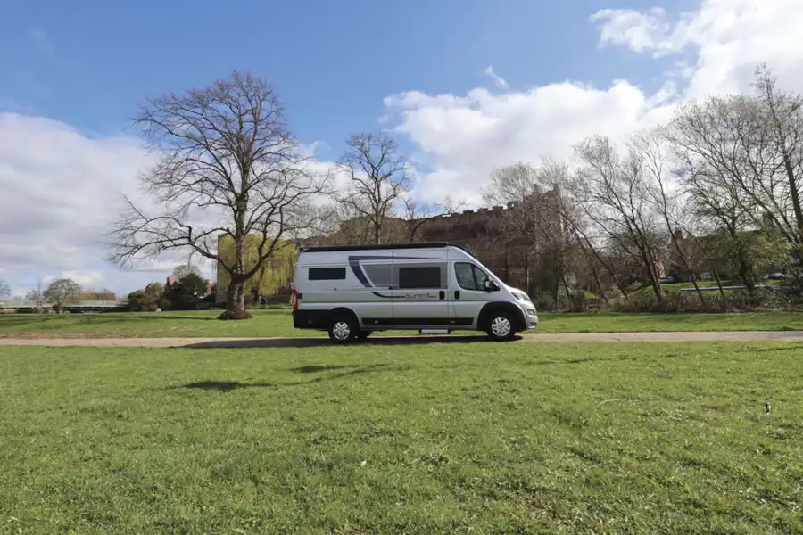 The Globecar Summit Prime 640 campervan (Click to view full screen)