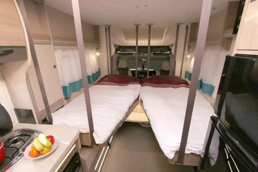 630's twin drop-down beds (Click to view full screen)