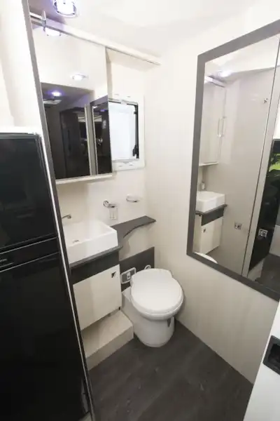 The washroom in the Chausson 520 motorhome (Click to view full screen)