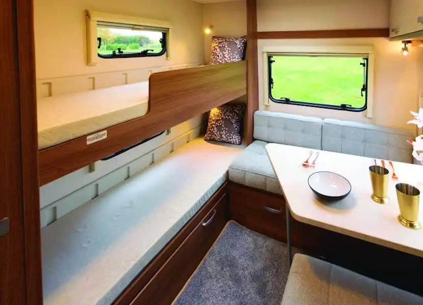 Venus Deluxe 590 rear bunks (Click to view full screen)