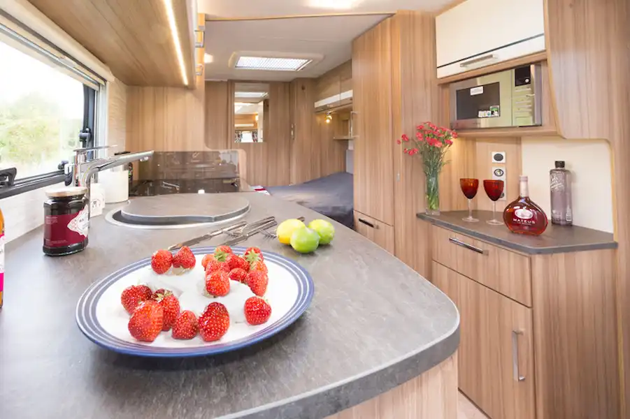 Plenty of kitchen surface space (Click to view full screen)