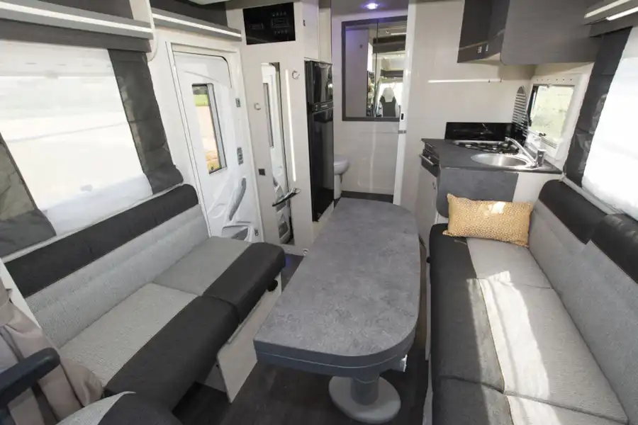 The lounge in the Chausson 650 motorhome (Click to view full screen)