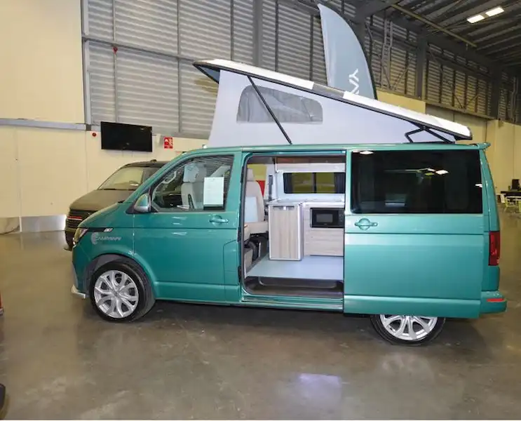 The Campaway Platinum Vista campervan (Click to view full screen)