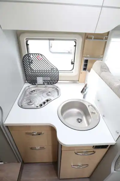 The kitchen in the Hymer TGL 578 Ambition (Click to view full screen)
