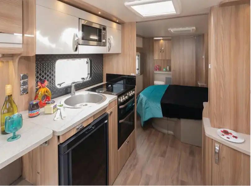 The Swift Challenger X 880 caravan rear view (Click to view full screen)