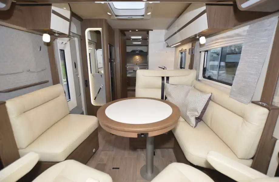 The interior of the Hymer B-ML I 890  (Click to view full screen)