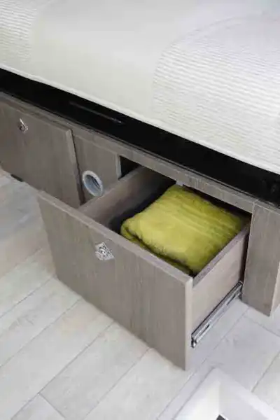 Underbed storage (Click to view full screen)