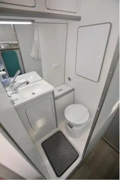 The Murvi Pimento XL SB washroom (Click to view full screen)