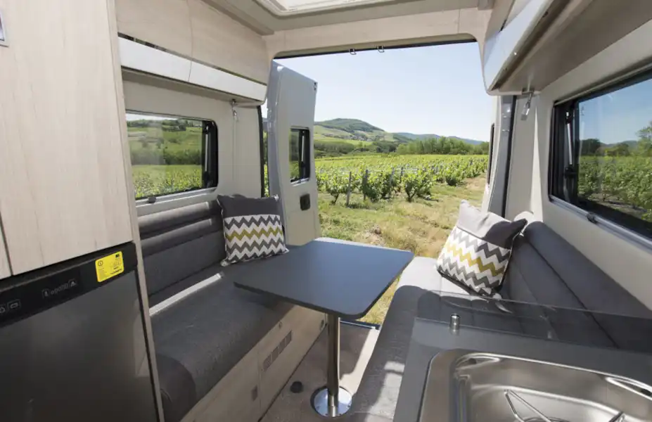 The rear lounge in the Chausson 33 Line V594 motorhome (Click to view full screen)