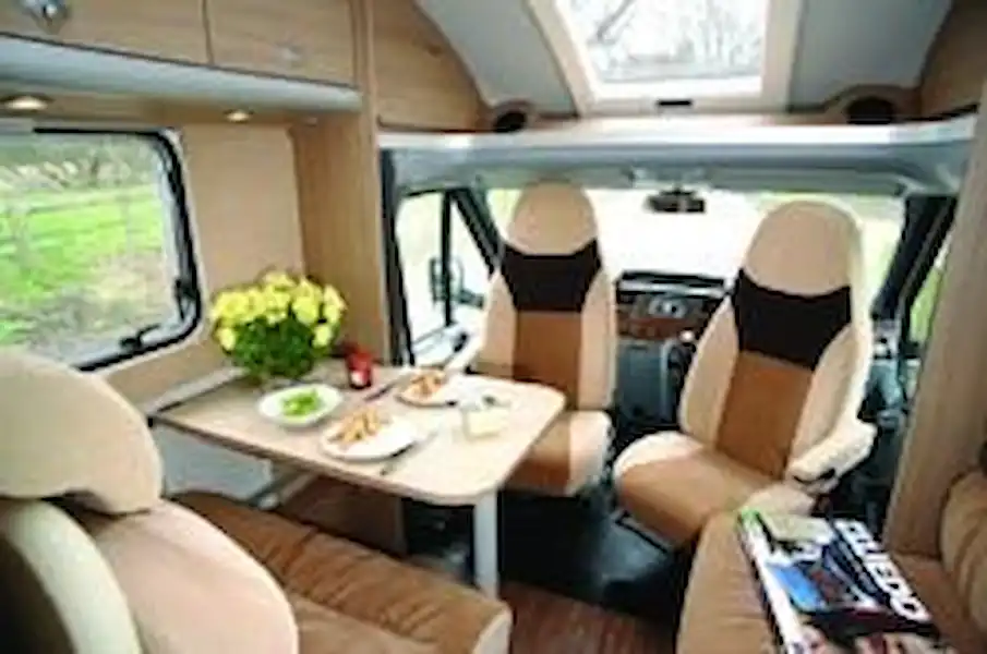 Burstner Prismo T 626G (2009) - motorhome review (Click to view full screen)