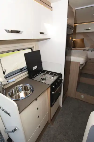 The kitchen in the Bürstner Lyseo MT 690 G motorhome (Click to view full screen)