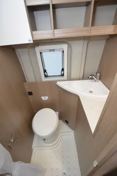 The washroom in the Carado V600 Clever + Edition campervan (Click to view full screen)