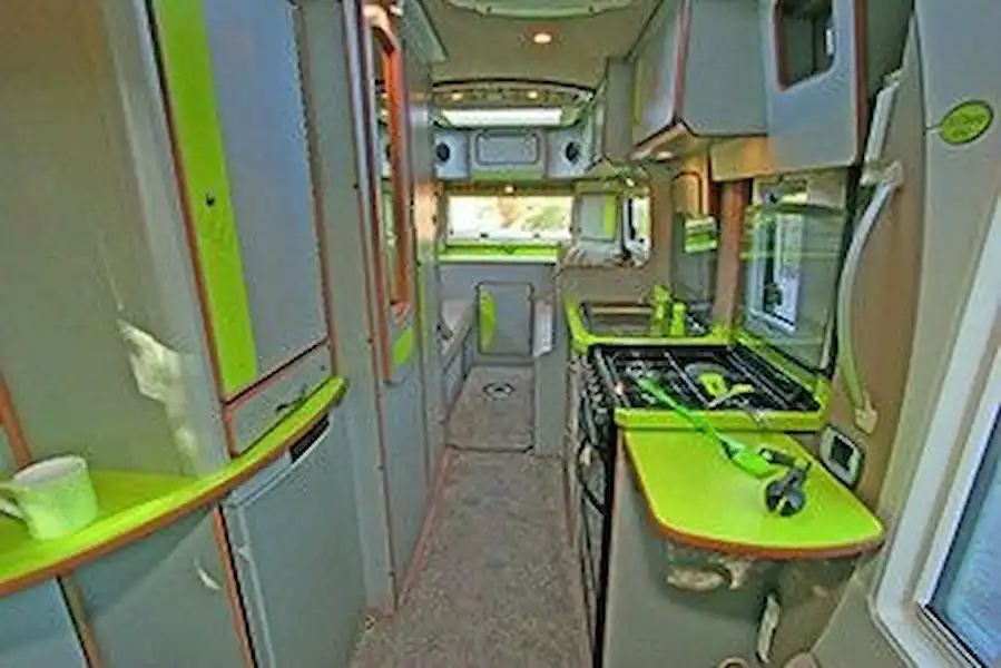 IH N-Class 630 RG - motorhome review (Click to view full screen)