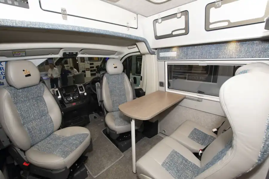 Interior view of the cab in the IH 600 RD/S4 campervan (Click to view full screen)