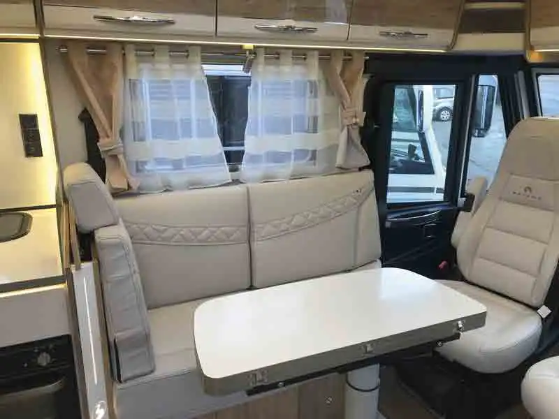 Seating in the lounge area - picture courtesy of Oakwell Motorhomes (Click to view full screen)