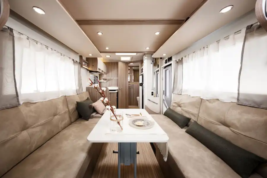 The front lounge in the Benimar Tessoro 487 motorhome (Click to view full screen)