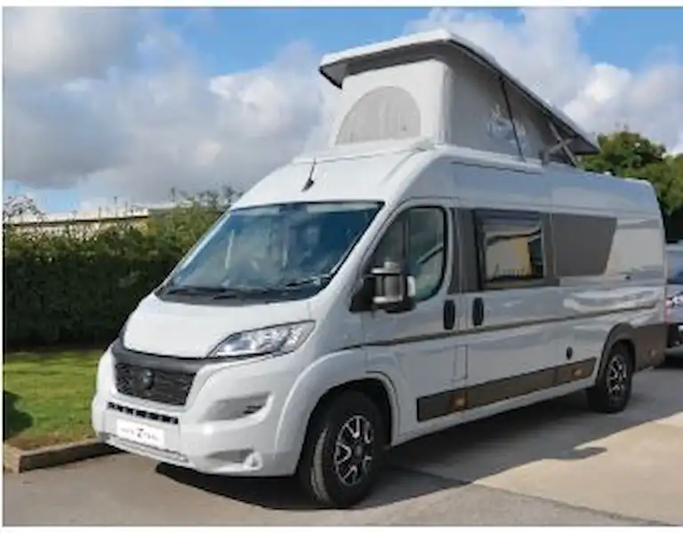 Auto-Trail Expedition 68 campervan  (Click to view full screen)