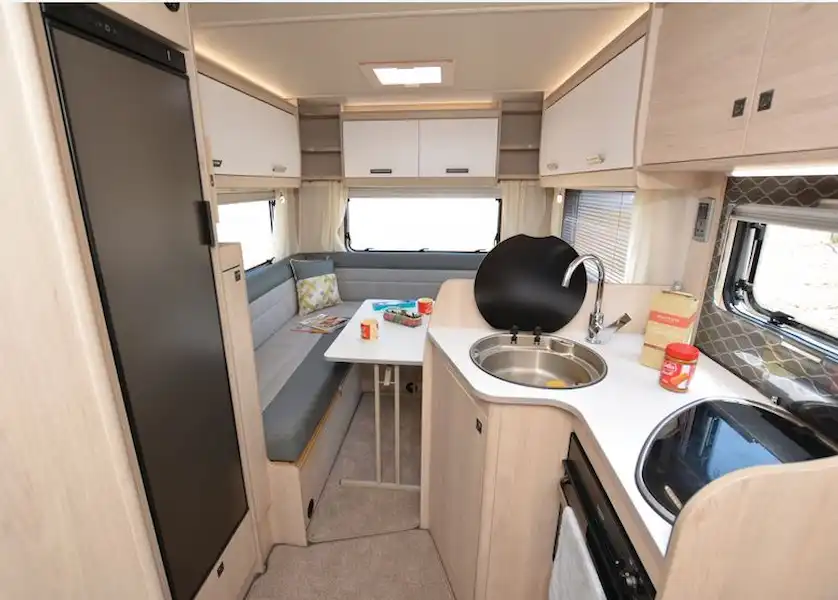 View to the rear of the Auto-Trail F-Line F68 motorhome (Click to view full screen)