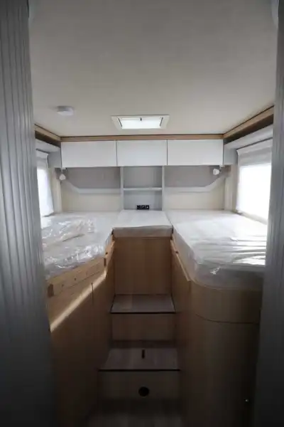 The twin rear single beds in the Hymer TGL 578 Ambition (Click to view full screen)