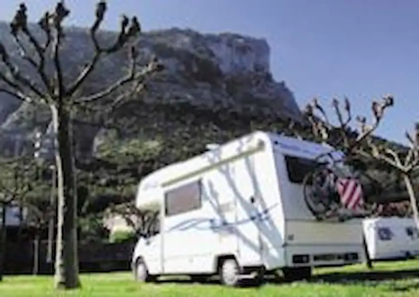 Herald Squire 400E - motorhome review (Click to view full screen)