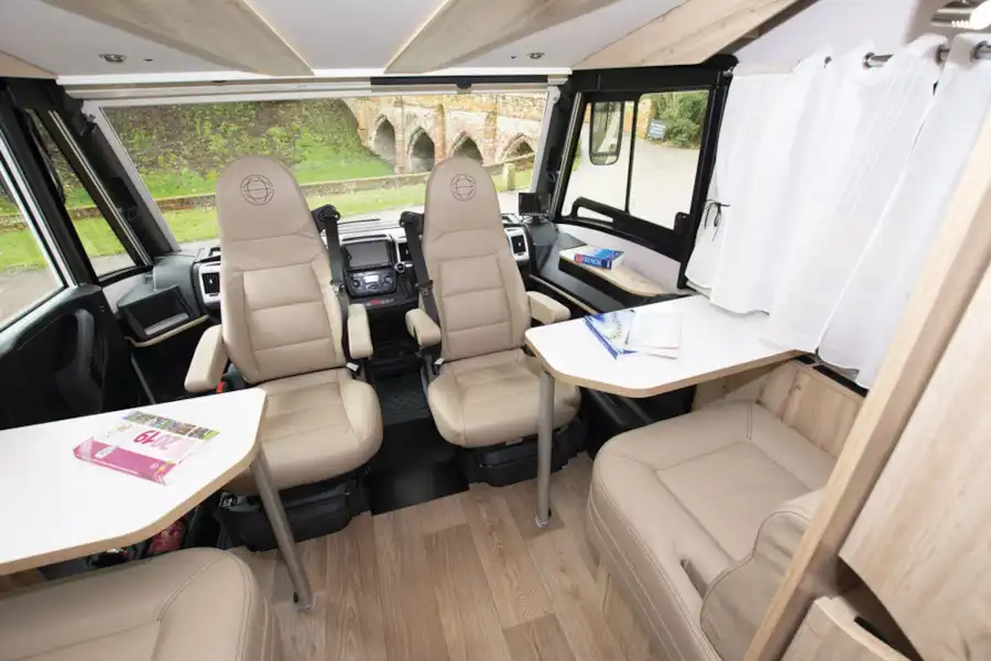 Cab seats in Le Voyageur Classic LV7.8LU motorhome (Click to view full screen)