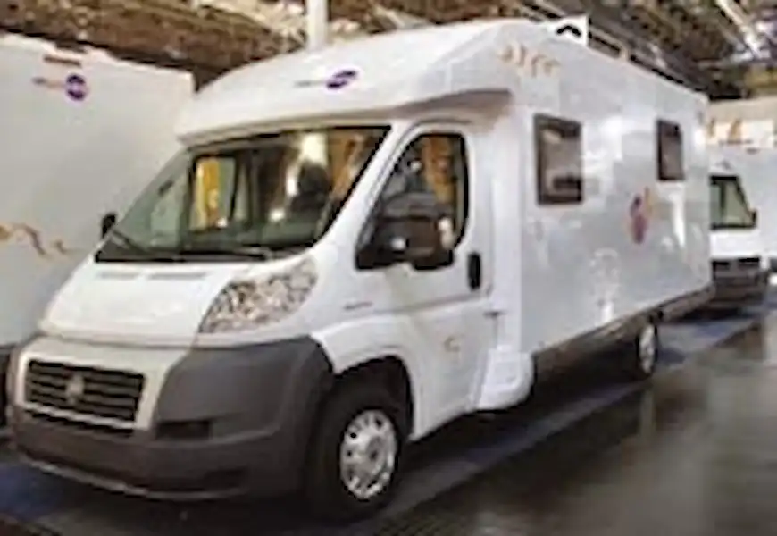 Moovéo P719 (2008) - motorhome review (Click to view full screen)
